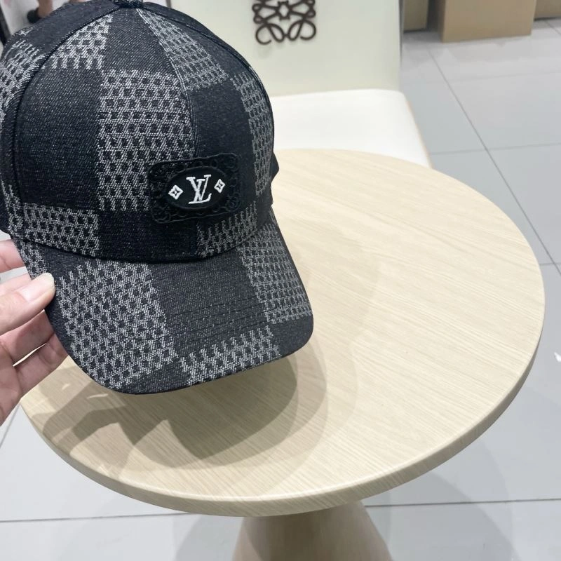 Breathable Louis Vuitton Caps 258082