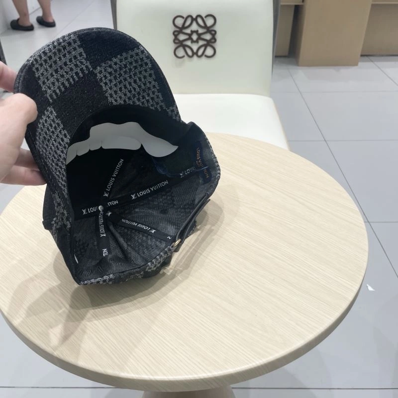 Breathable Louis Vuitton Caps 258082