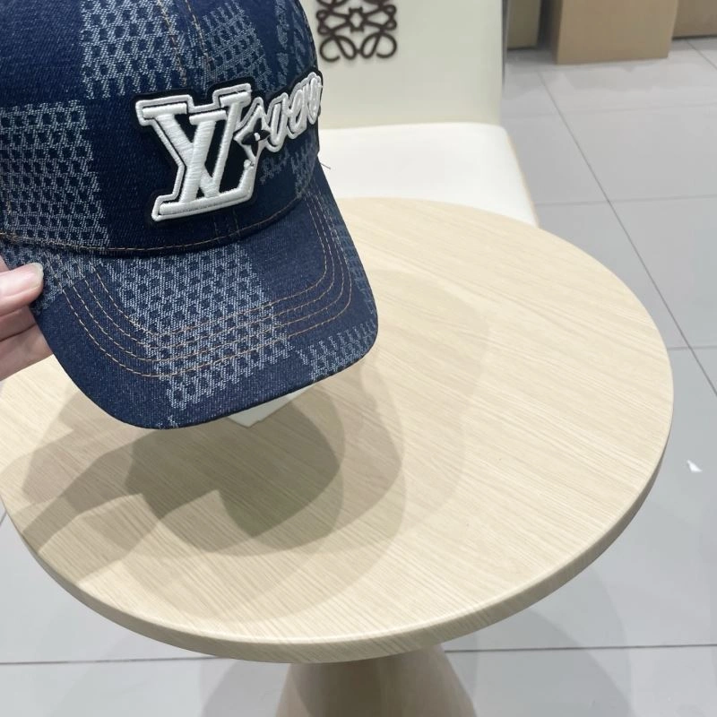 Louis Vuitton Caps Snug 258074