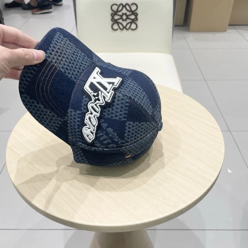 Louis Vuitton Caps Snug 258074