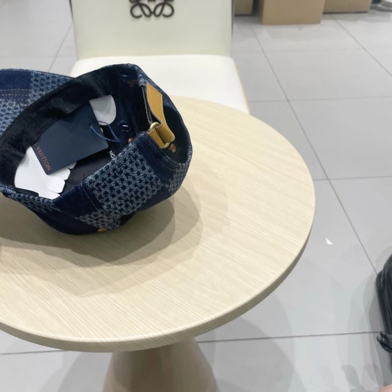 Louis Vuitton Caps Snug 258074