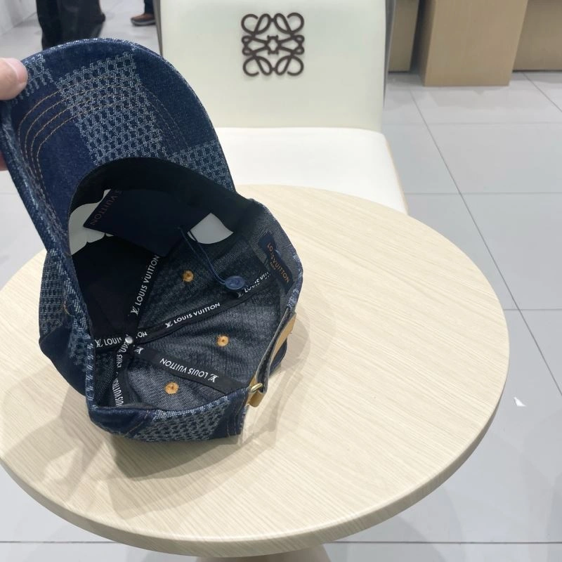 Louis Vuitton Caps Snug 258074