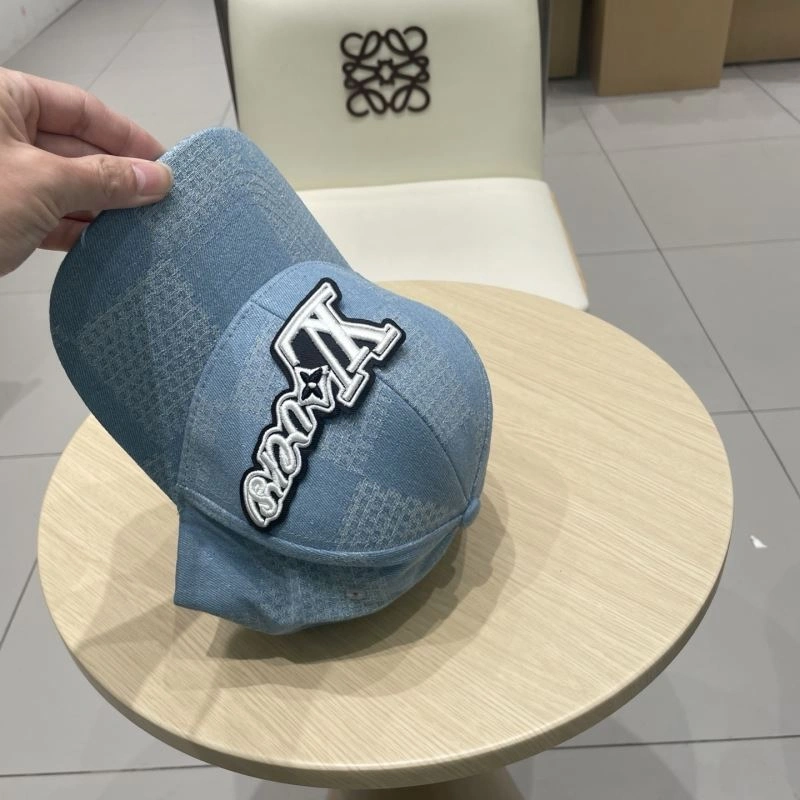 Supportive Louis Vuitton Caps 258081