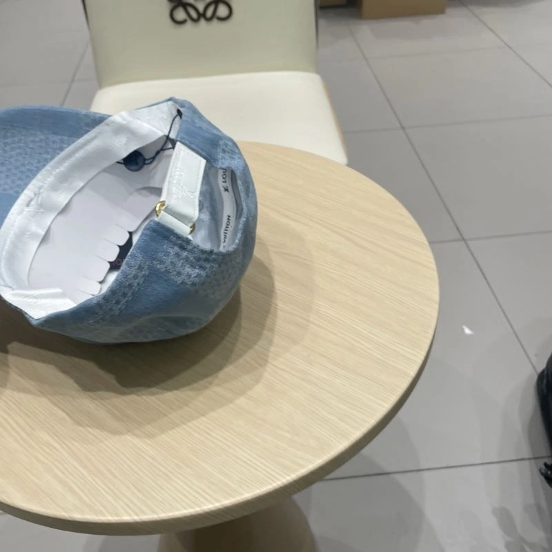 Supportive Louis Vuitton Caps 258081