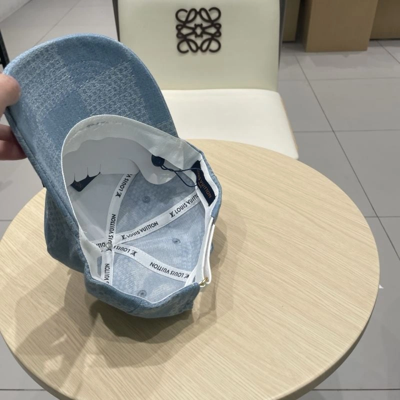 Supportive Louis Vuitton Caps 258081