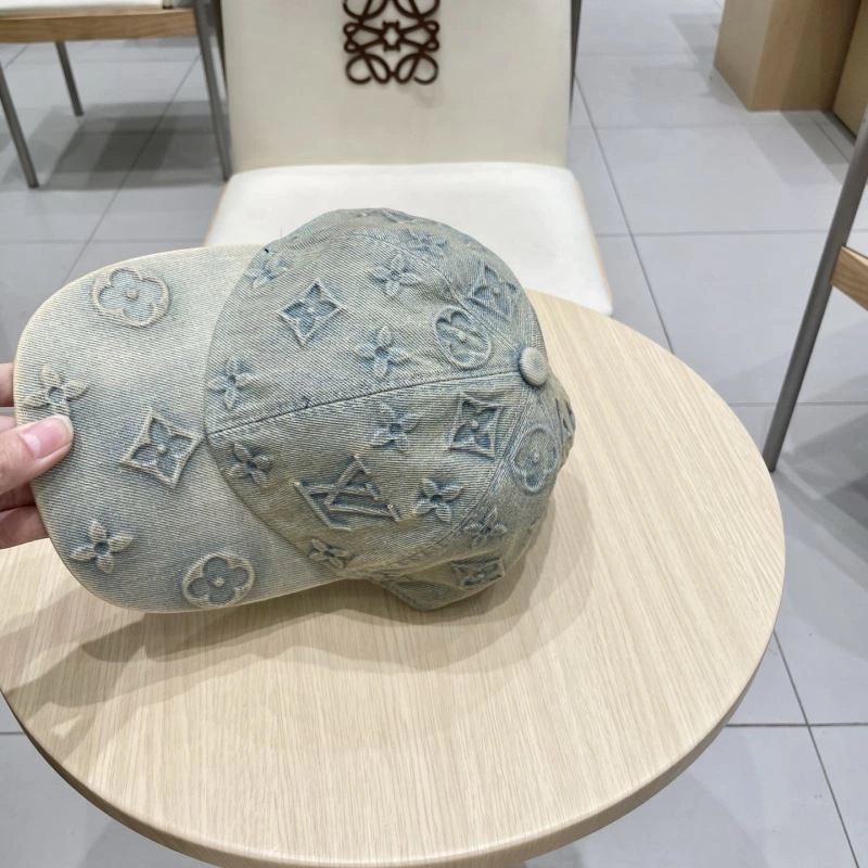 Louis Vuitton Caps Modern 258100