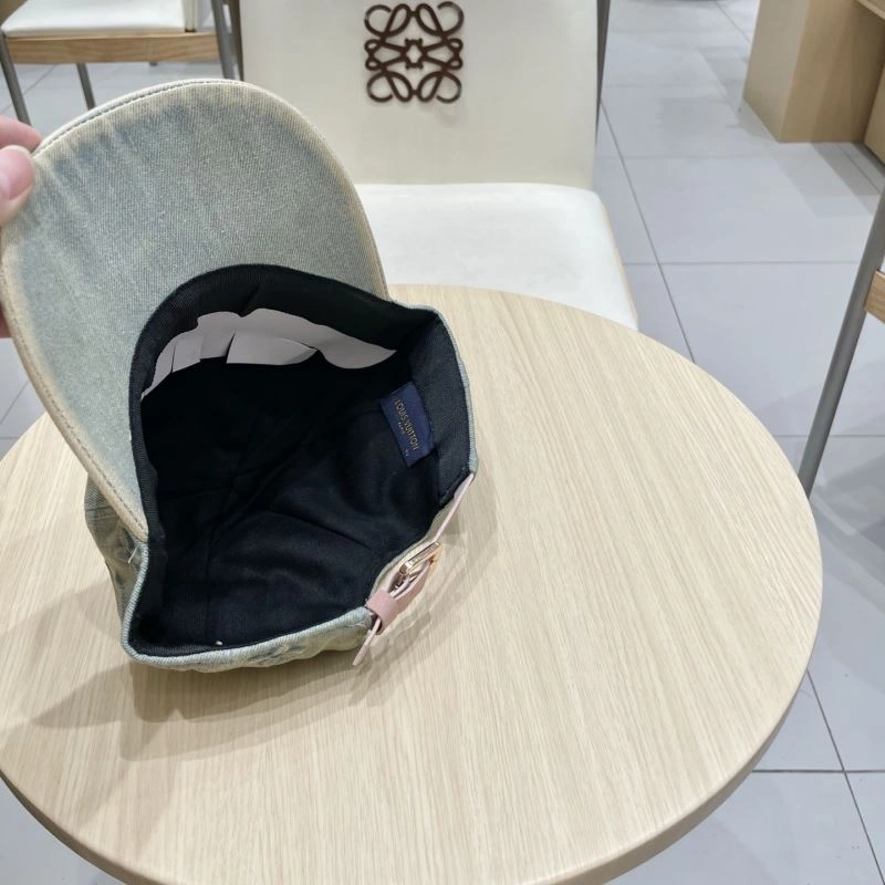 Louis Vuitton Caps Modern 258100