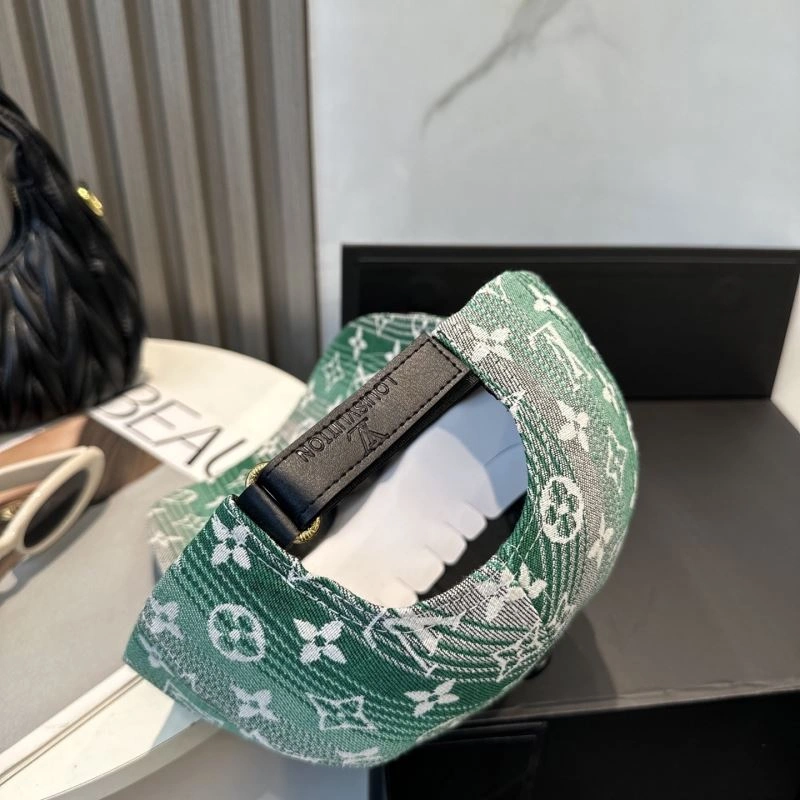 Tailored Louis Vuitton Caps 258094