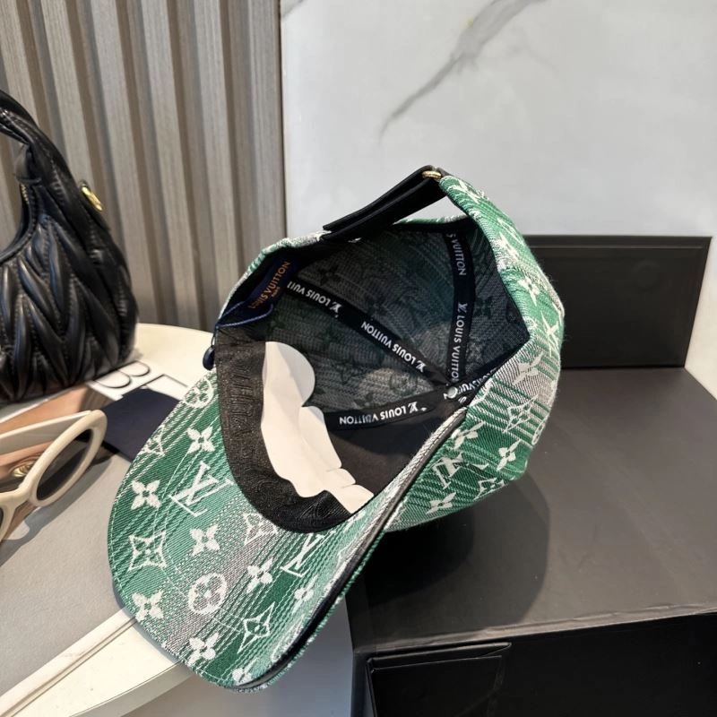 Tailored Louis Vuitton Caps 258094