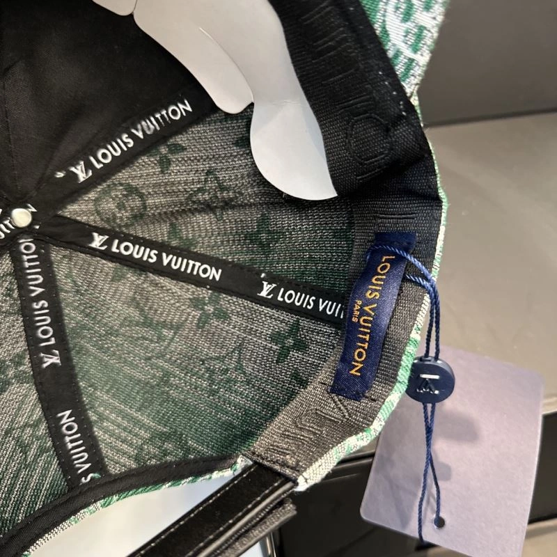 Tailored Louis Vuitton Caps 258094
