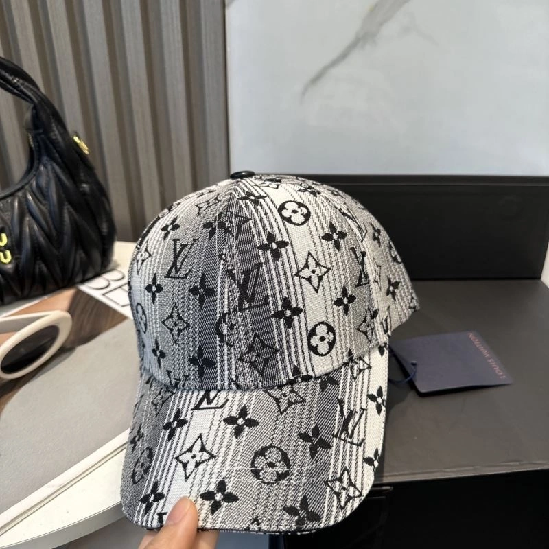 Sporty Louis Vuitton Caps 258098