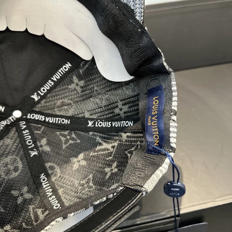 Sporty Louis Vuitton Caps 258098