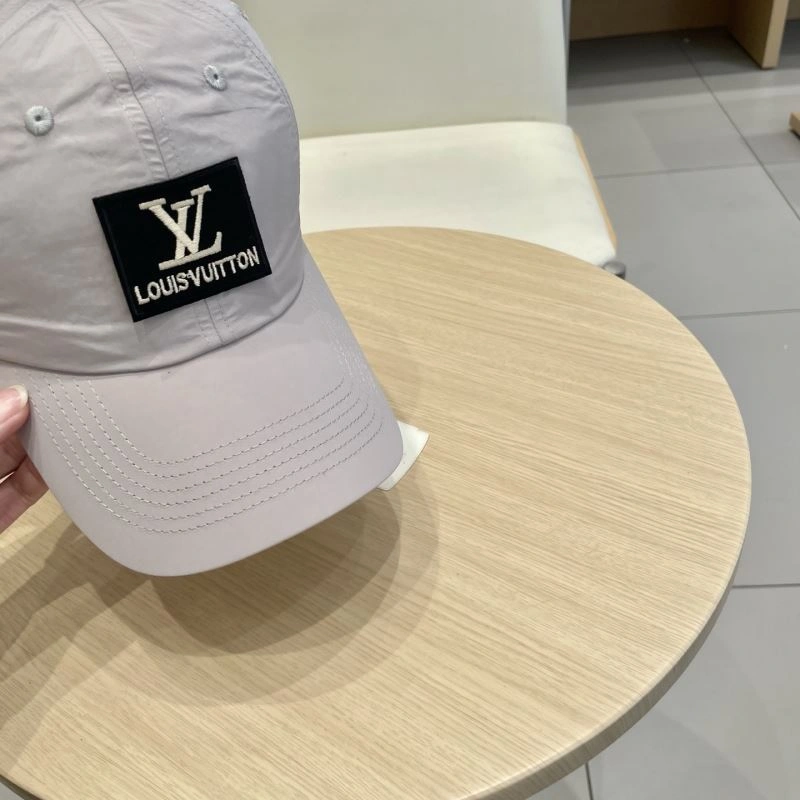 Louis Vuitton Caps Modern 258057