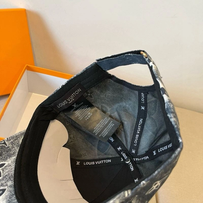 Louis Vuitton Caps Lightweight 258038