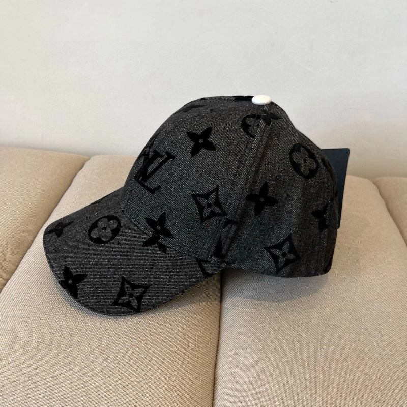 Practical Louis Vuitton Caps 258040