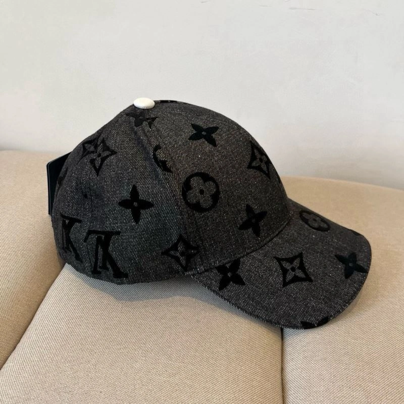 Practical Louis Vuitton Caps 258040