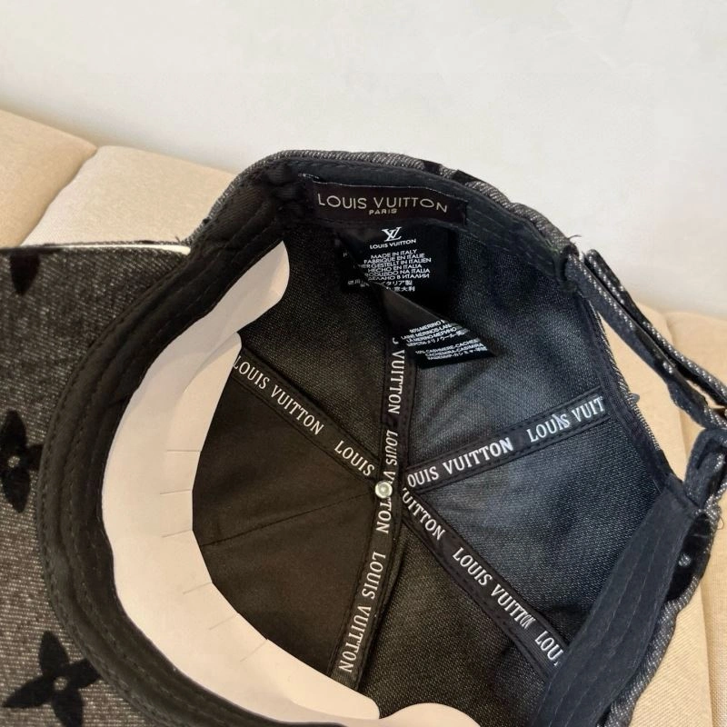 Practical Louis Vuitton Caps 258040