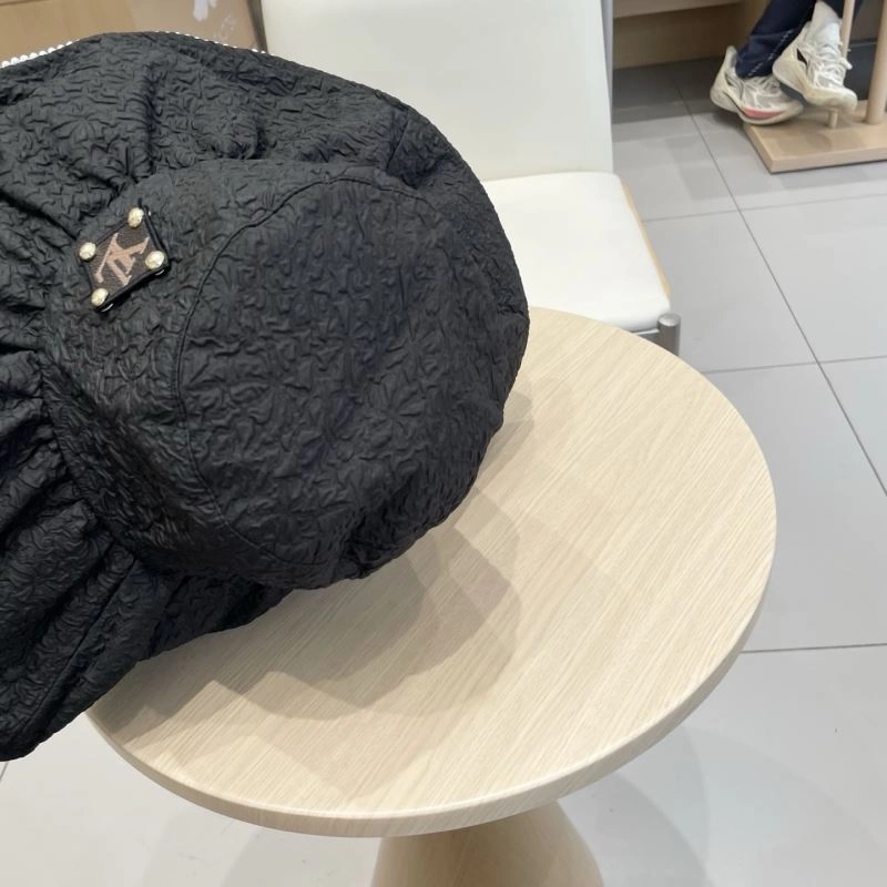 Seasonal Louis Vuitton Caps 258026