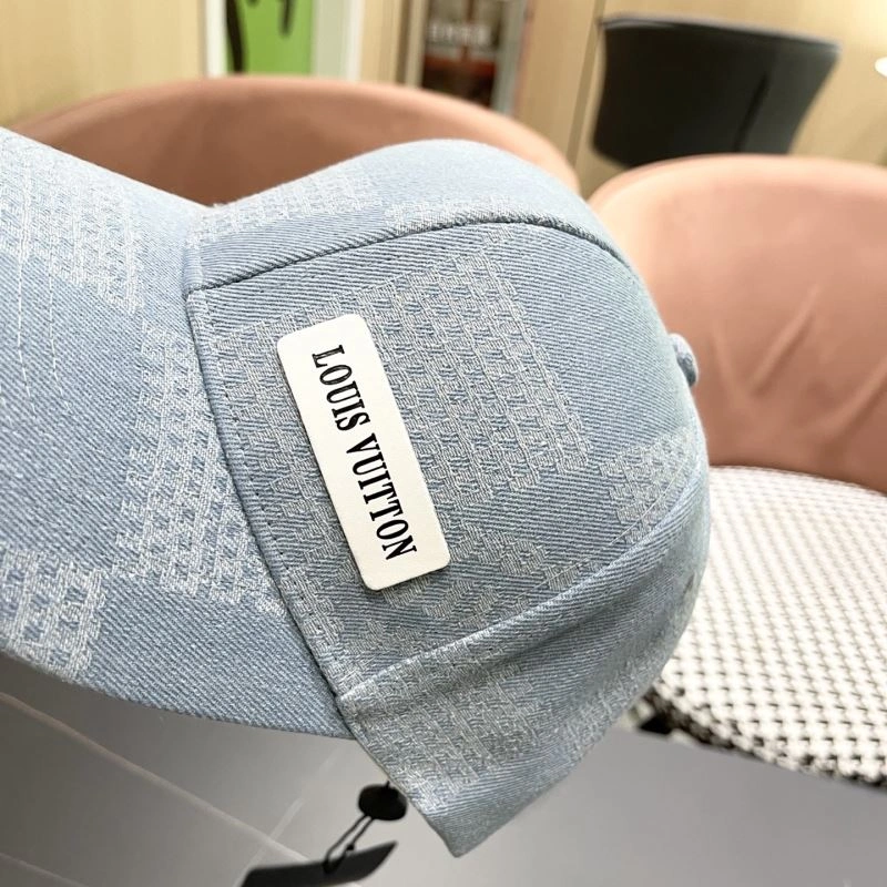 Fashionable Louis Vuitton Caps 258013