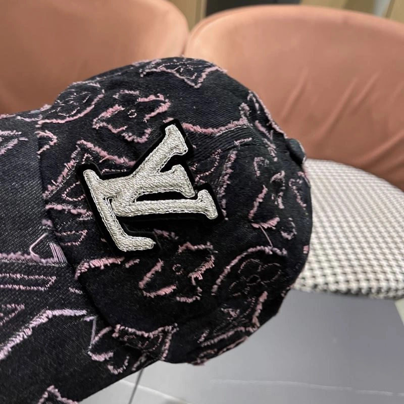 Packable Louis Vuitton Caps 258003