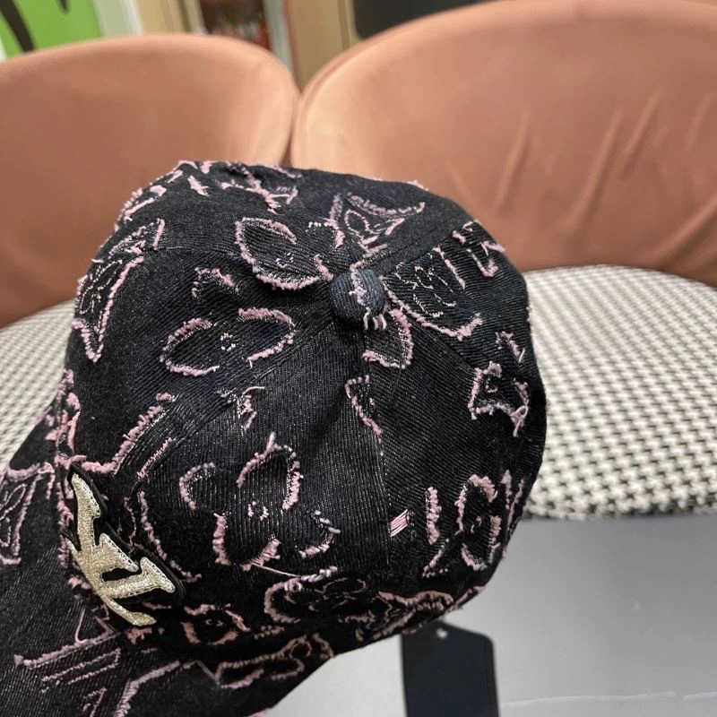 Packable Louis Vuitton Caps 258003