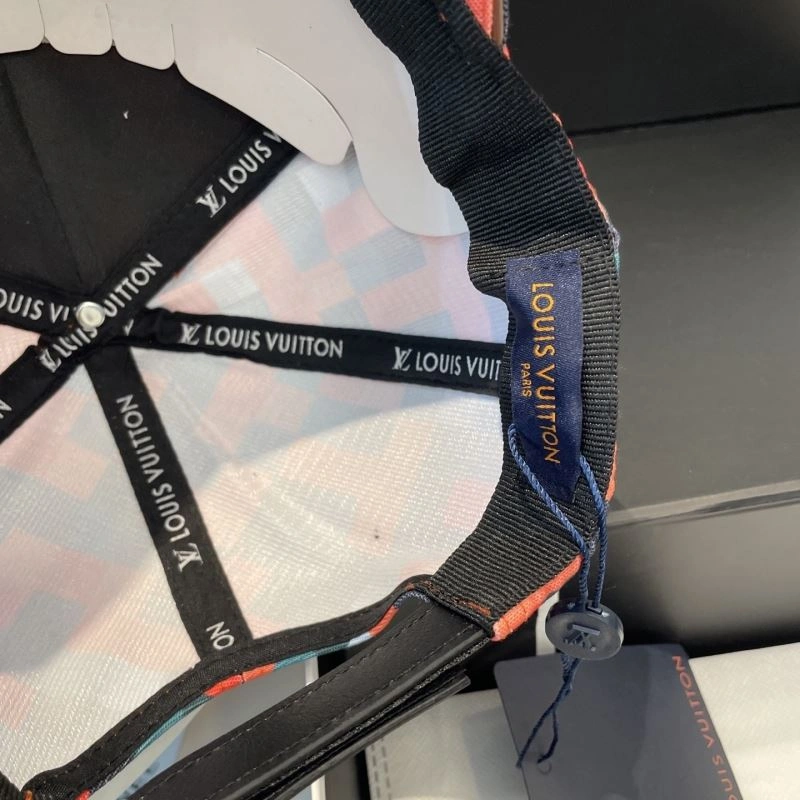 Packable Louis Vuitton Caps 257998