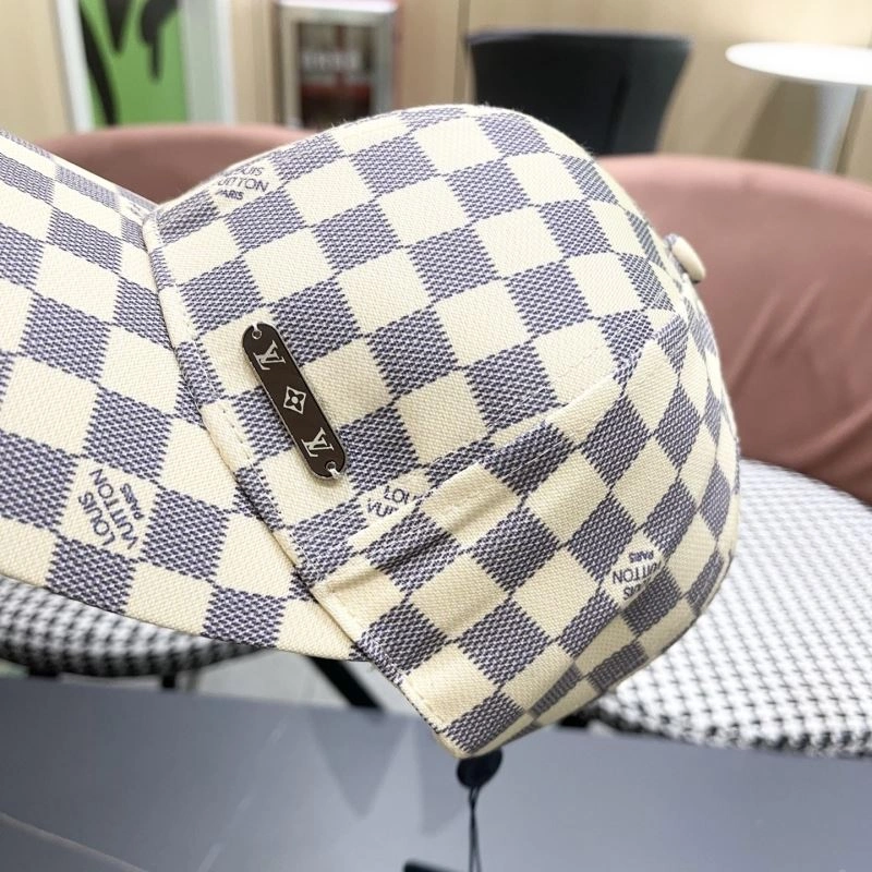 Louis Vuitton Caps Snug 258007