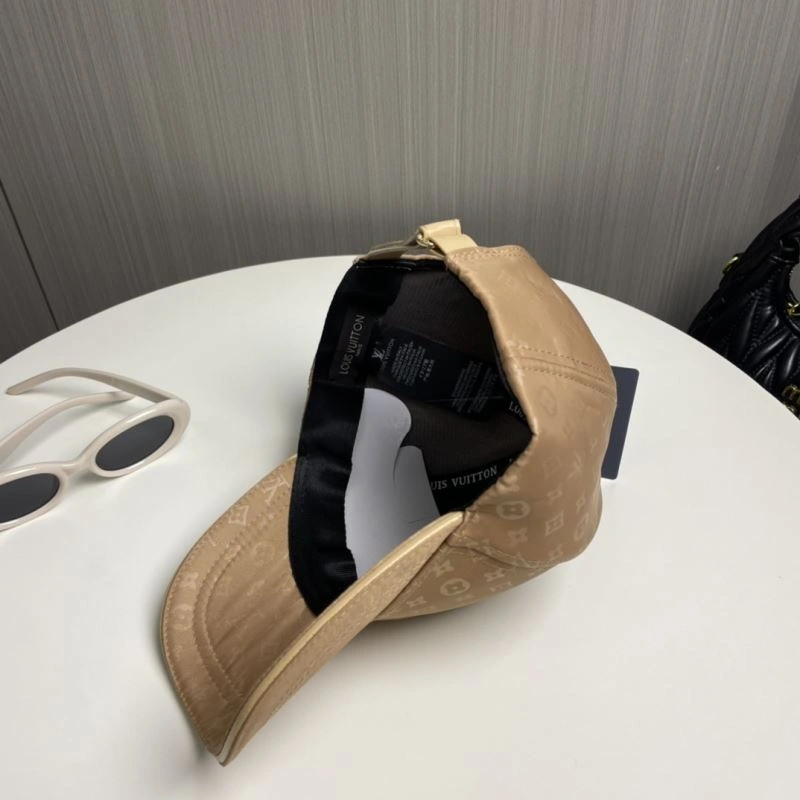 Compact Louis Vuitton Caps 257957