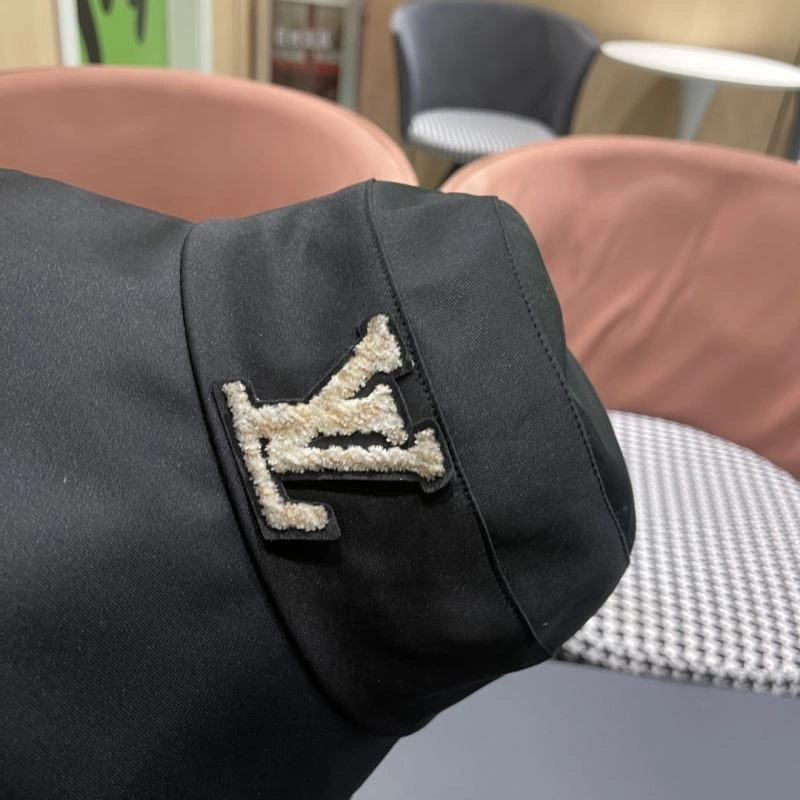 Louis Vuitton Caps Tailored 257967