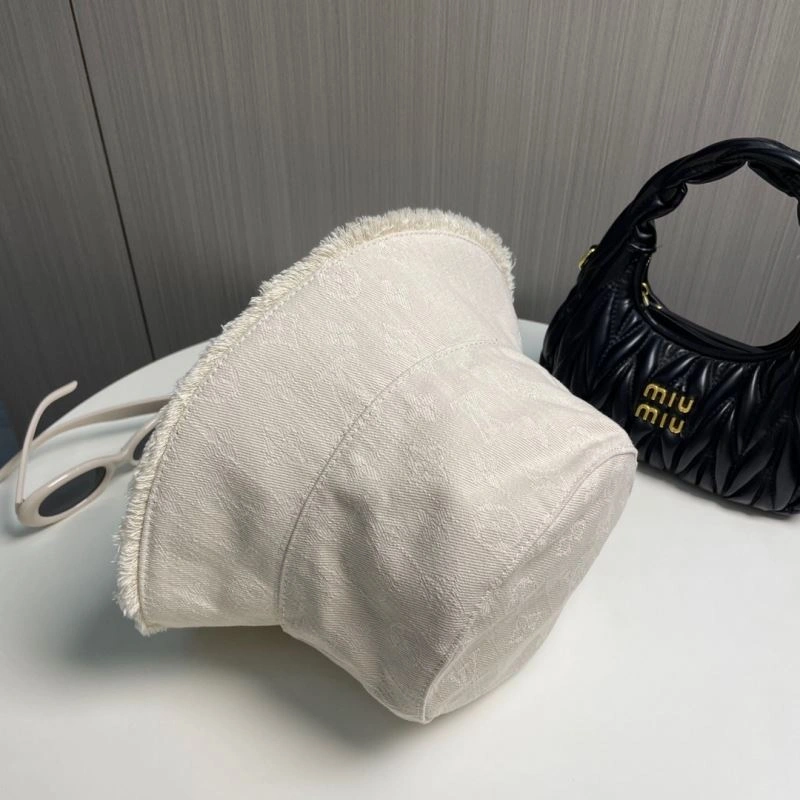 Lightweight Louis Vuitton Caps 257914