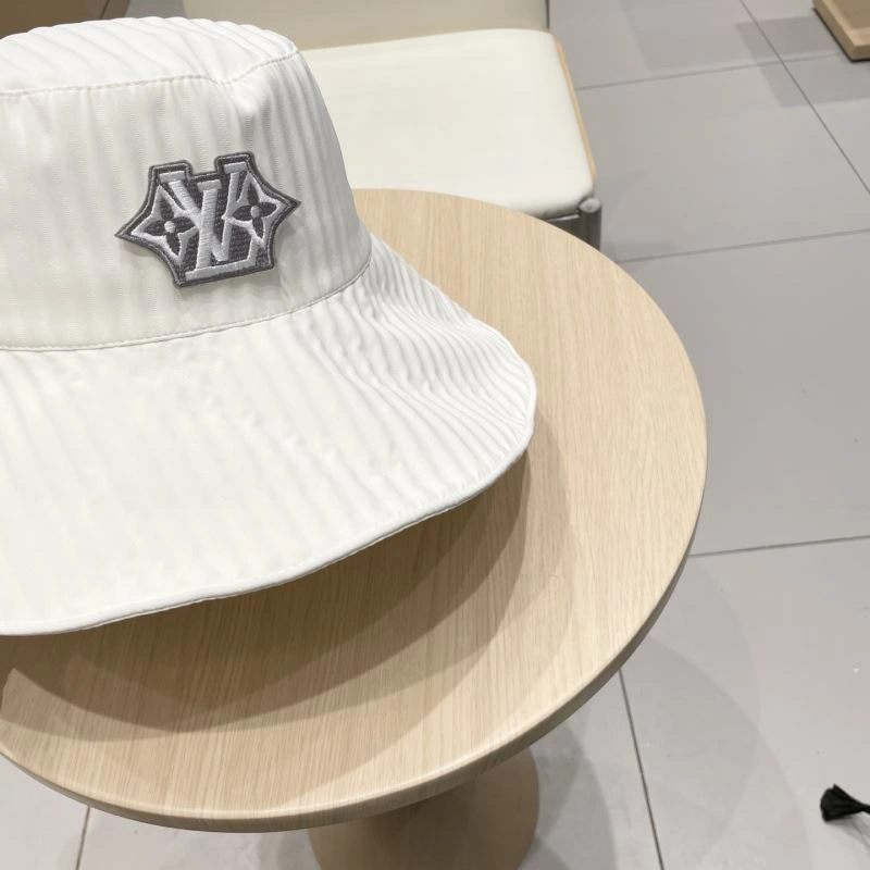 Bright Louis Vuitton Caps 257932