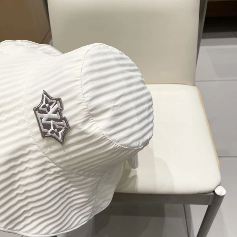 Bright Louis Vuitton Caps 257932