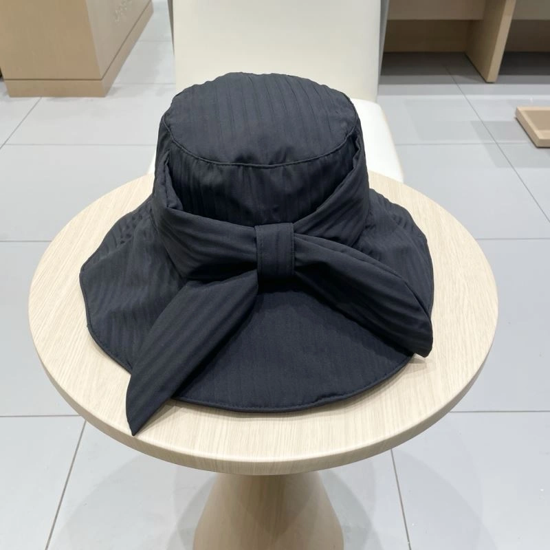 UrbanChic Louis Vuitton Caps 257917
