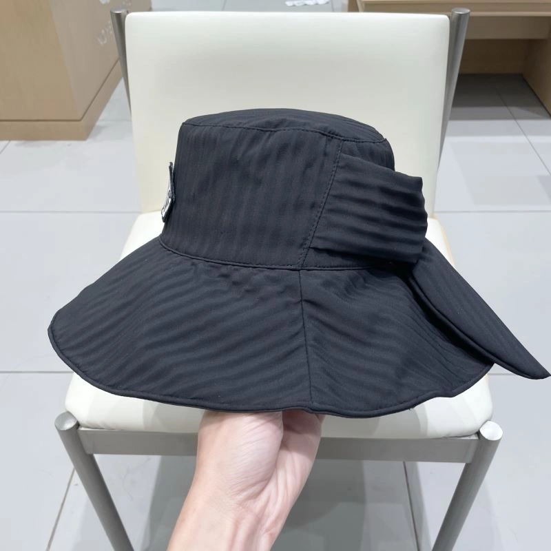 UrbanChic Louis Vuitton Caps 257917