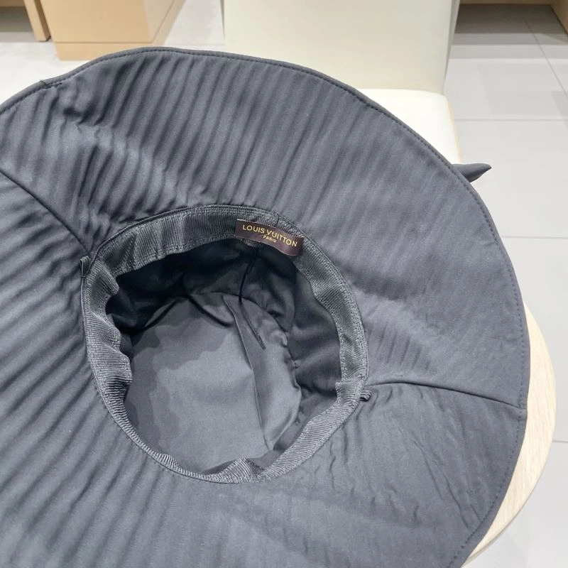 UrbanChic Louis Vuitton Caps 257917