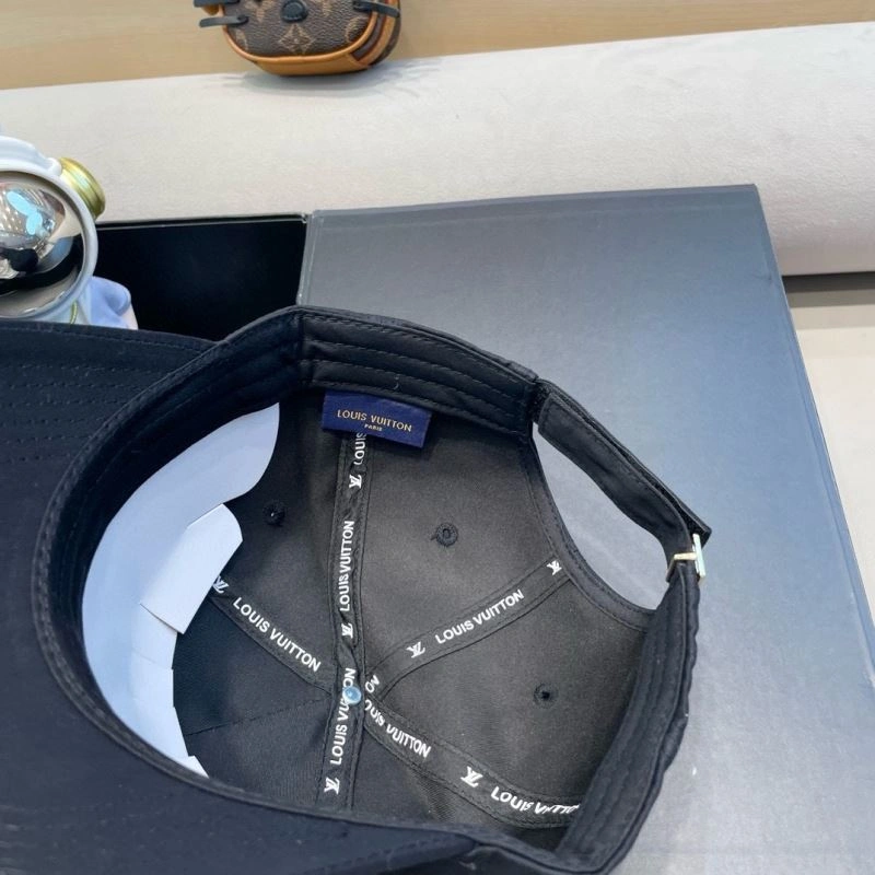 Functional Louis Vuitton Caps 257931