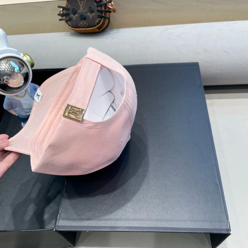 Bold Louis Vuitton Caps 257924