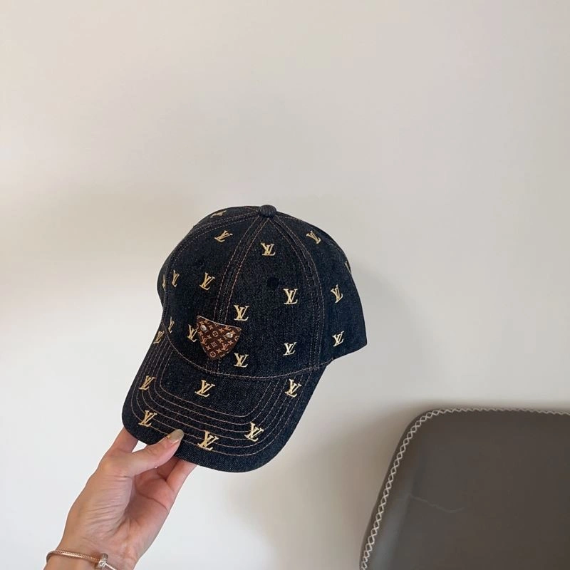 Louis Vuitton Caps Sleek 257909