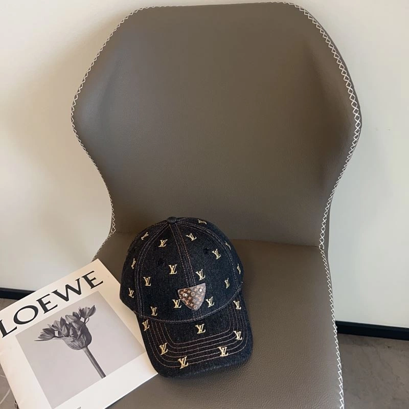 Louis Vuitton Caps Sleek 257909