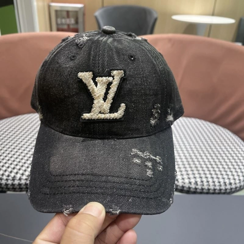 Versatile Louis Vuitton Caps 257903