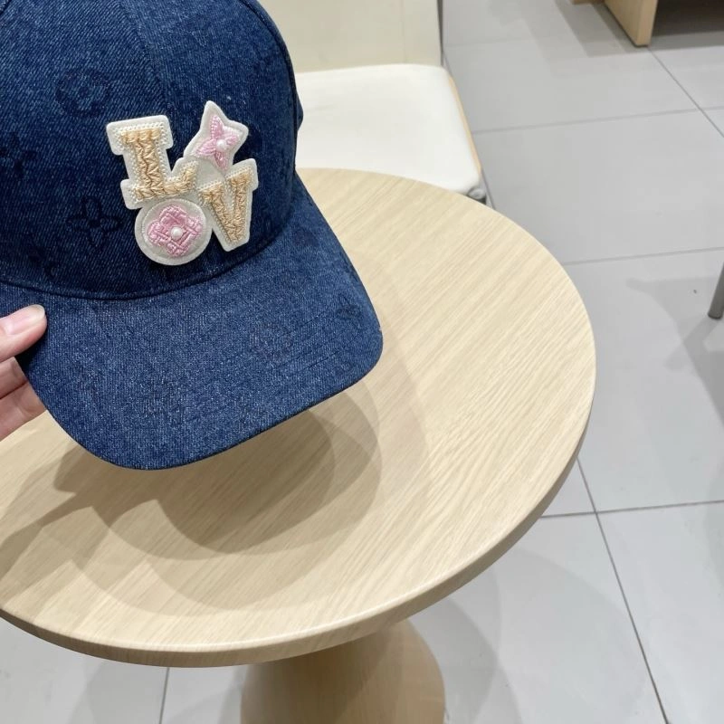 Louis Vuitton Caps Tailored 257897