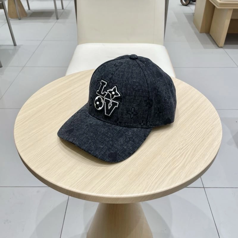 Sporty Louis Vuitton Caps 257895