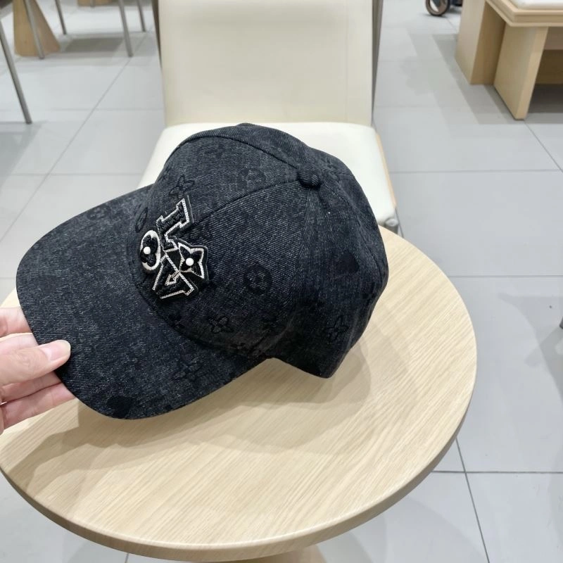 Sporty Louis Vuitton Caps 257895