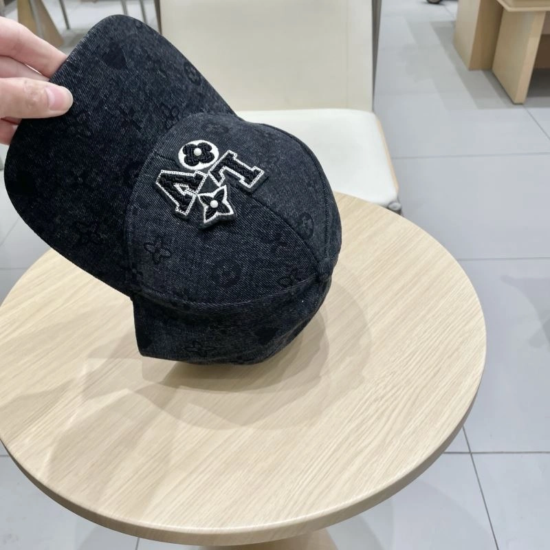 Sporty Louis Vuitton Caps 257895