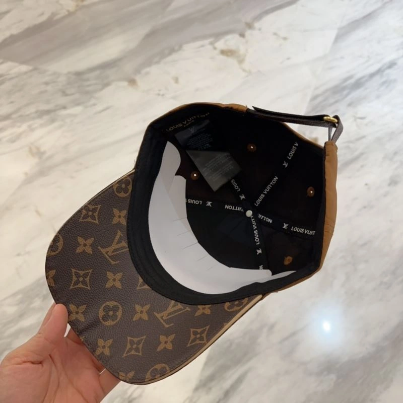 Louis Vuitton Caps Practical 257873