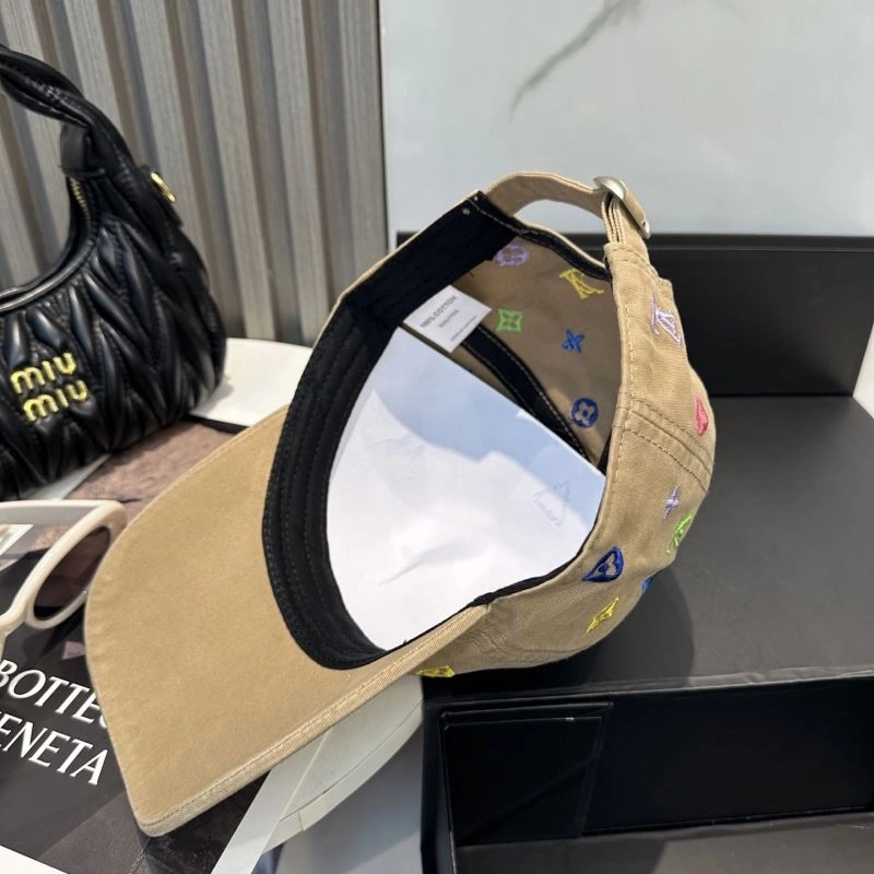 Bold Louis Vuitton Caps 257880