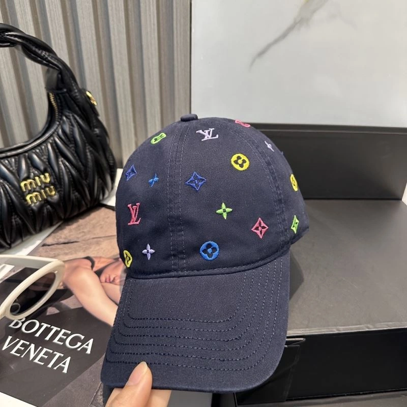 Bold Louis Vuitton Caps 257878
