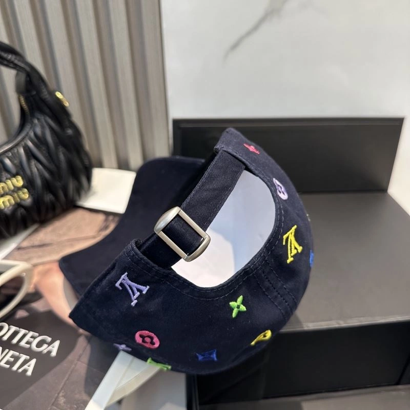 Bold Louis Vuitton Caps 257878