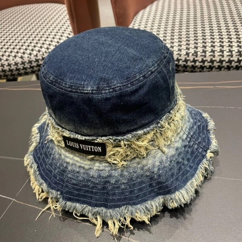 Tailored Louis Vuitton Caps 257868