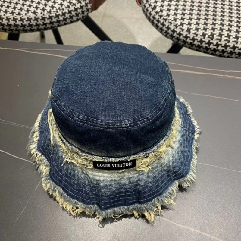Tailored Louis Vuitton Caps 257868